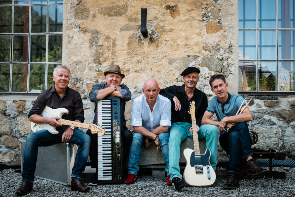 Die Band Extra Dry gastiert in der Theater Strickerei